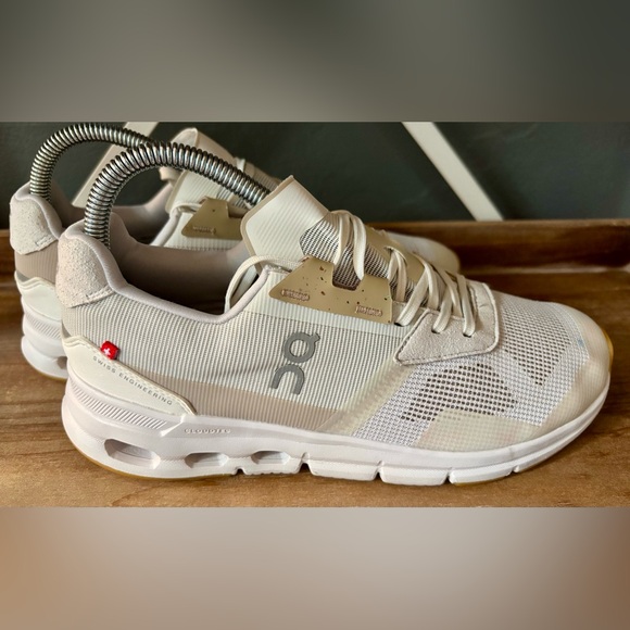 On Running CloudDrift Women’s Athletic Shoes - Picture 1 of 7